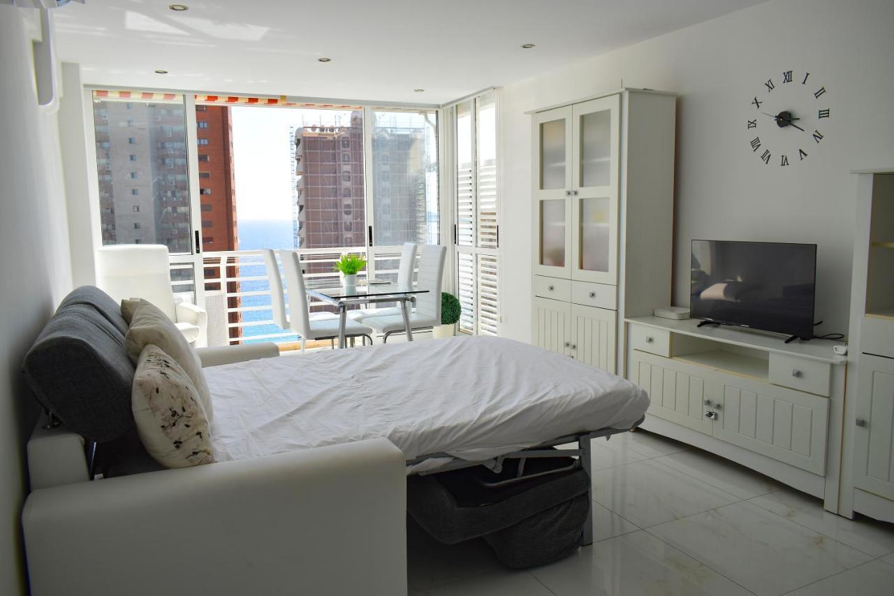 Los Caballos Vip Playa Levante Benidorm Exteriör bild