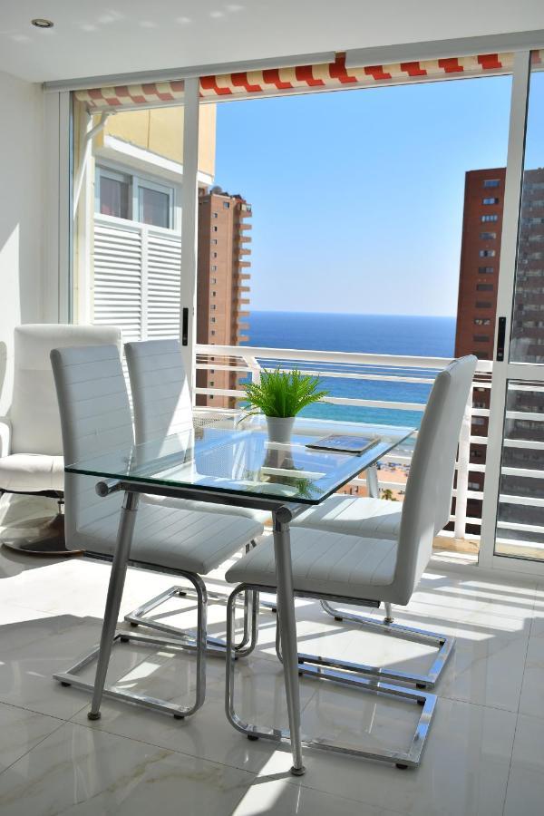 Los Caballos Vip Playa Levante Benidorm Exteriör bild