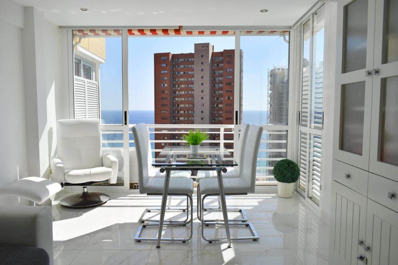 Los Caballos Vip Playa Levante Benidorm Exteriör bild