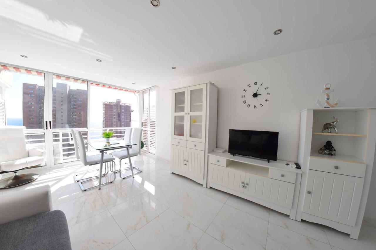 Los Caballos Vip Playa Levante Benidorm Exteriör bild