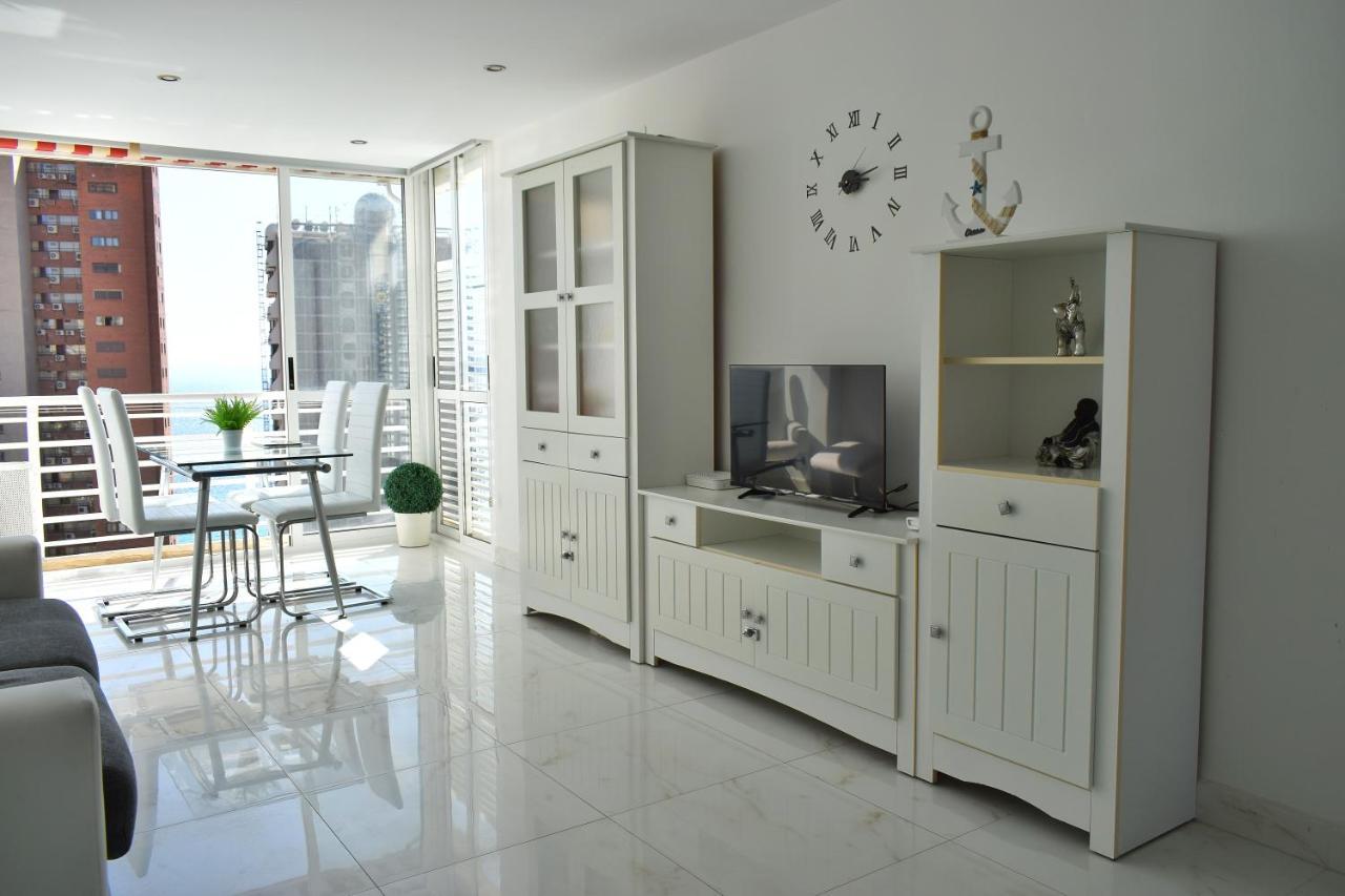 Los Caballos Vip Playa Levante Benidorm Exteriör bild