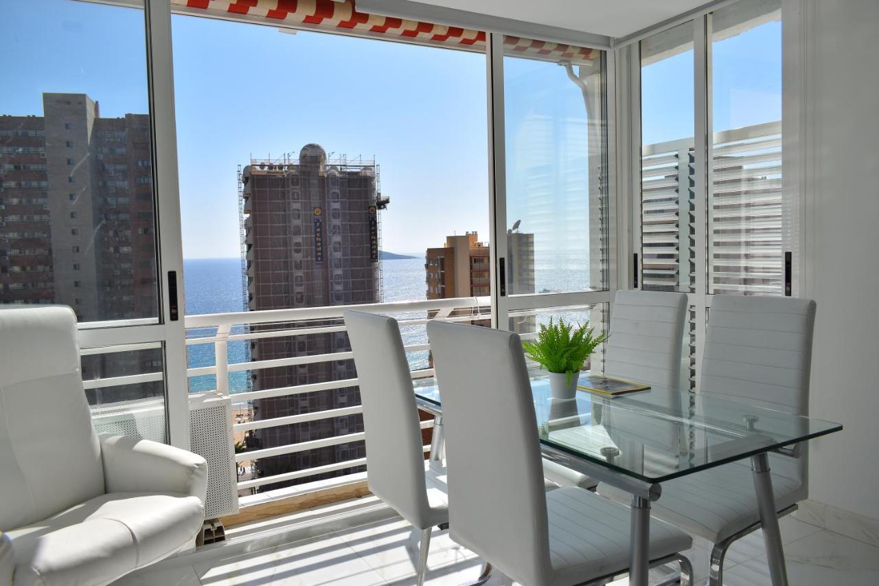 Los Caballos Vip Playa Levante Benidorm Exteriör bild