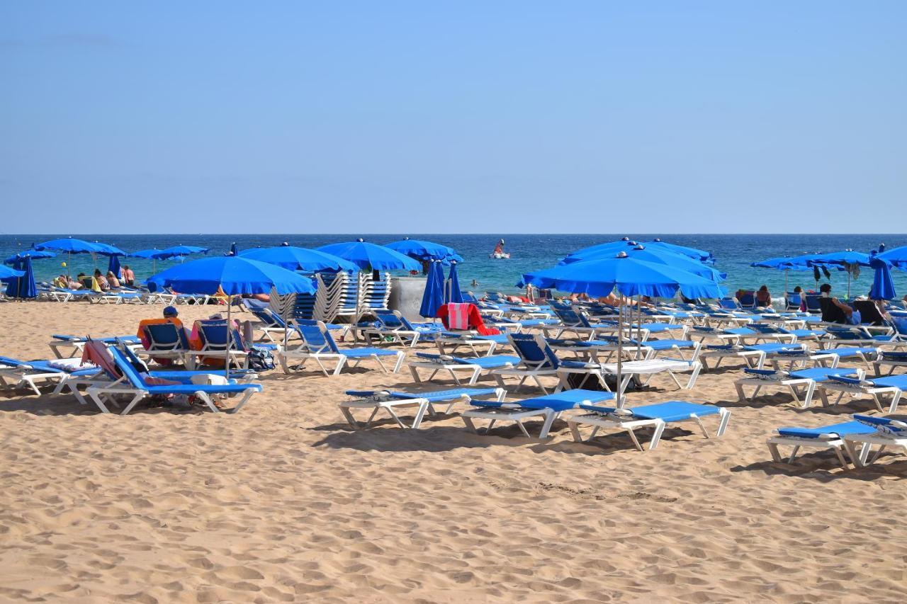 Los Caballos Vip Playa Levante Benidorm Exteriör bild