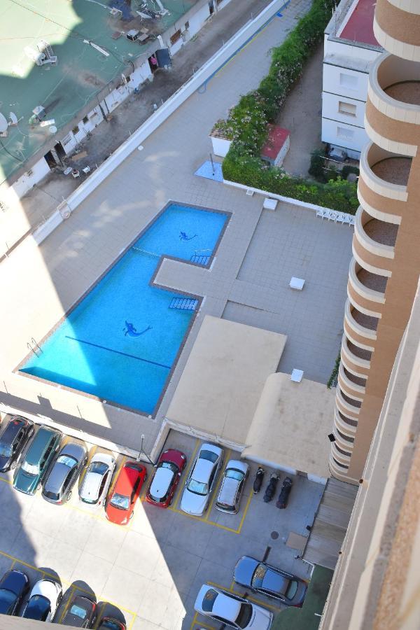 Los Caballos Vip Playa Levante Benidorm Exteriör bild