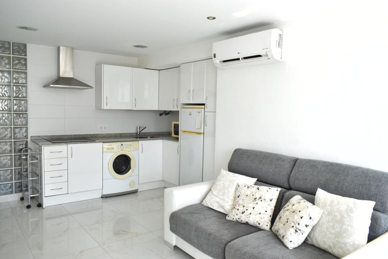 Los Caballos Vip Playa Levante Benidorm Exteriör bild