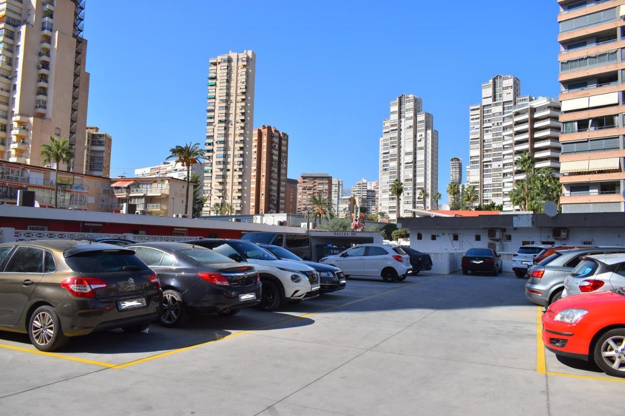 Los Caballos Vip Playa Levante Benidorm Exteriör bild