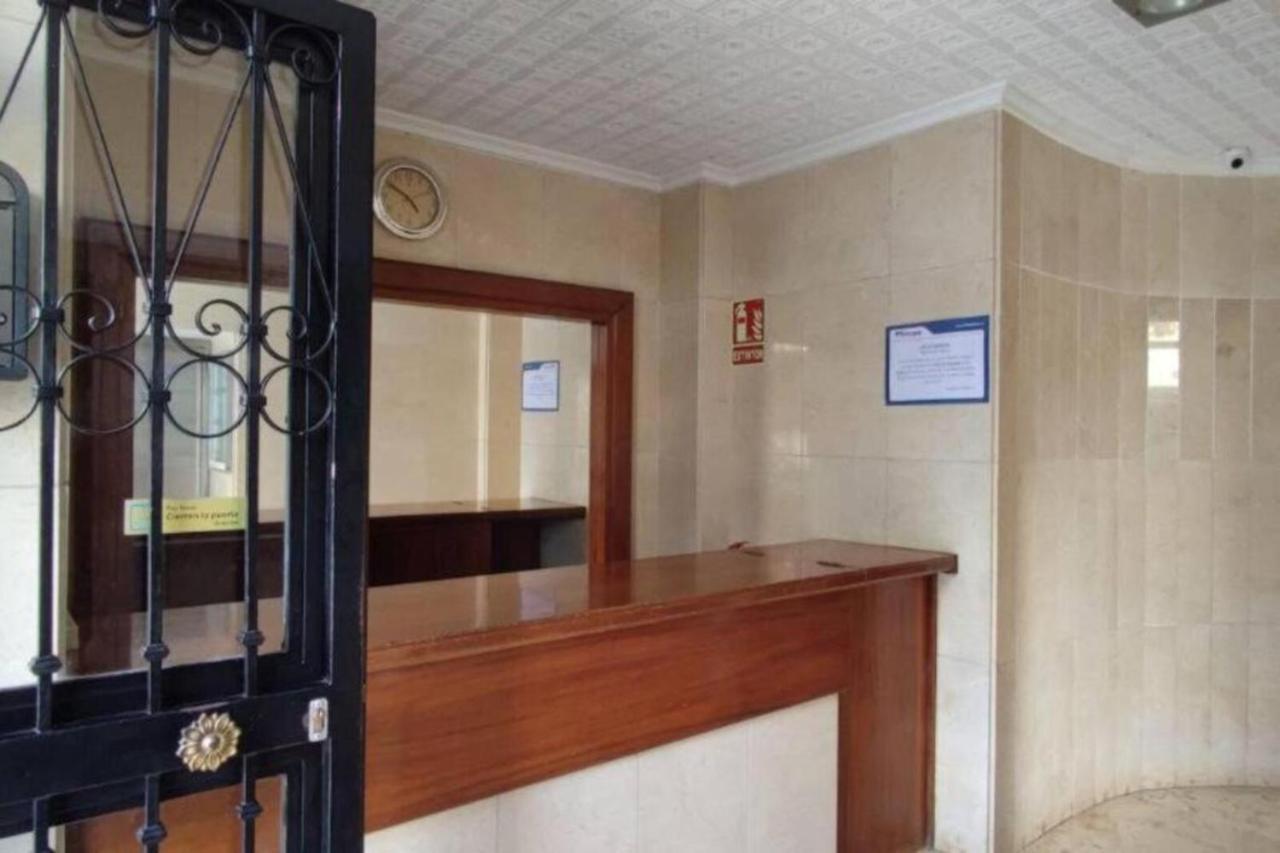 Los Caballos Vip Playa Levante Benidorm Exteriör bild